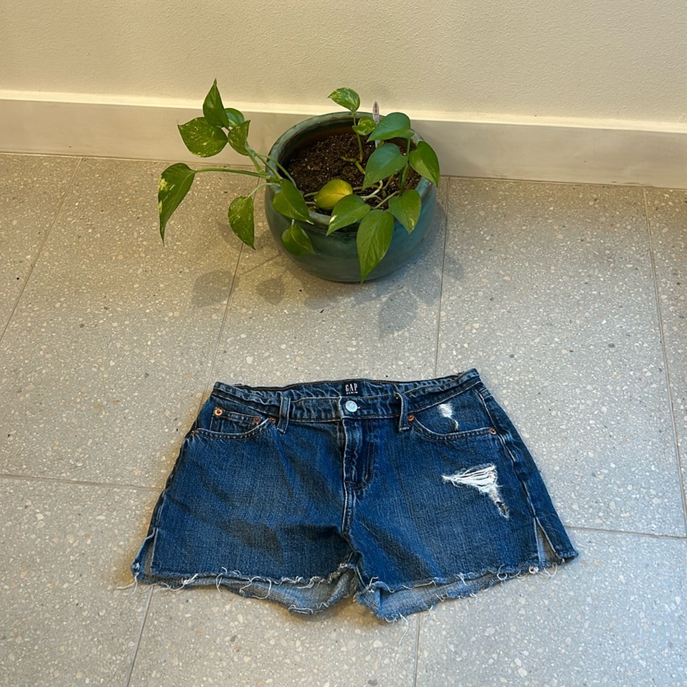 Gap Low rise denim cutoff shorts 24